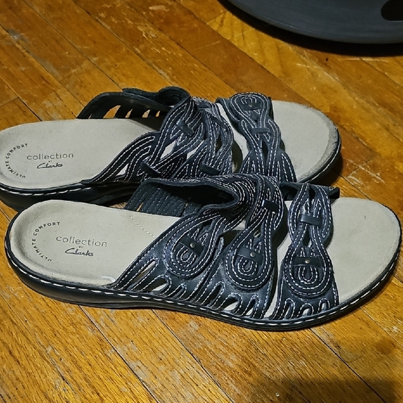 Collection B Black Comfort Sandals - Picture 2 of 3